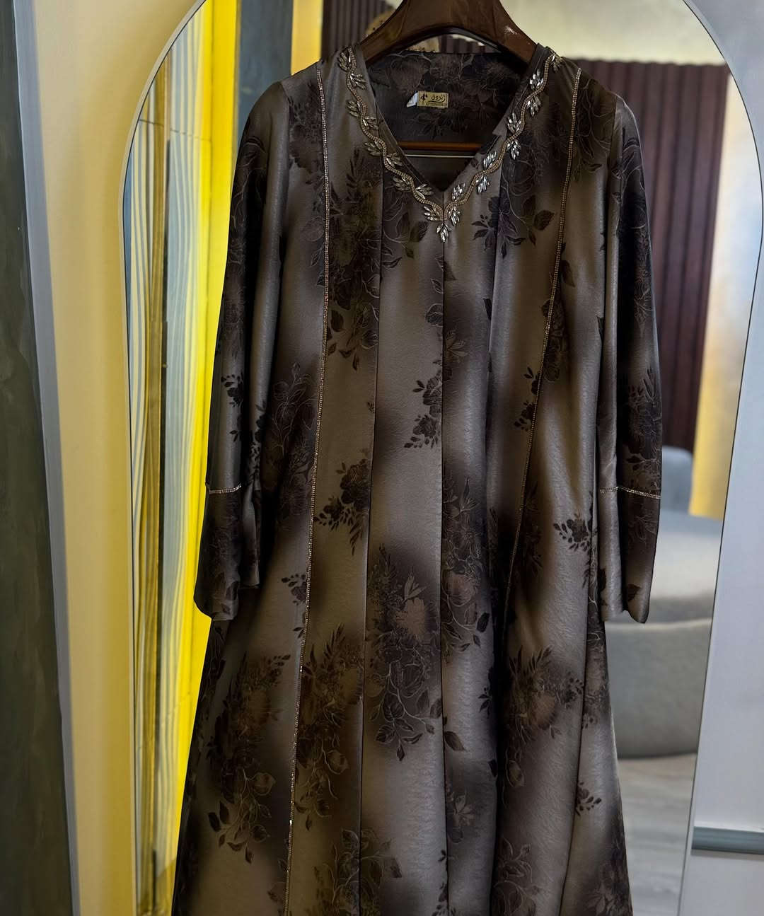 قــطع اخـيرة💛✨
السعر25الـف

للحجز و الاستفسار التواصل على الأرقام واتس اب 
***********
***********
***********
***********

توصيل بغداد  5000
توصيل محافظات  5000
