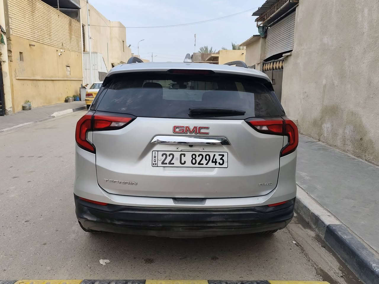 جمسي  تيران 2021  GMC  SLE

لون السيارة سلفر  

السيارة ماشية : 120 الف ميل استخدام شخصي فقط 
 كير + مكينة مكفول بيع فقط

الضرر : حادثها صندوق مبدل نفس اللون وبيه بارد جامع فقط  بدون دواخل بدون شاصي 

1 -اضواء امامية LED 
2- اضواء خلفية LED   
5-كامرة خلفية قلابه 
6- بصمة تشغيل وأبواب وصندوق 
7- اوتو بريك توقف ذاتي 
8- كشنات جلد وتحكم كهرباء 
9- دسك امامي خلفي 
10- رادار امامي 
11- شاشه كبيره 
12- فول تحكم ستيرن 
13- كير دكم 
14- هاند بريك بصمه 
15-مري كهرباء 
16- تبريد قطعتين
17- سستم صوت vip
18- اوامر صوتية    
21- ماوس تحكم بأنظمة القياده 
24- نضام ABS مانع انزلاق
25-اوتو ستوب 
26- محرك السيارة 1.5 تيربو 
  
السعر : 170 ورقه وبيه مجال بسيط 

مكان السيارة البصره- الزبير

 *********** واتساب او اتصال
