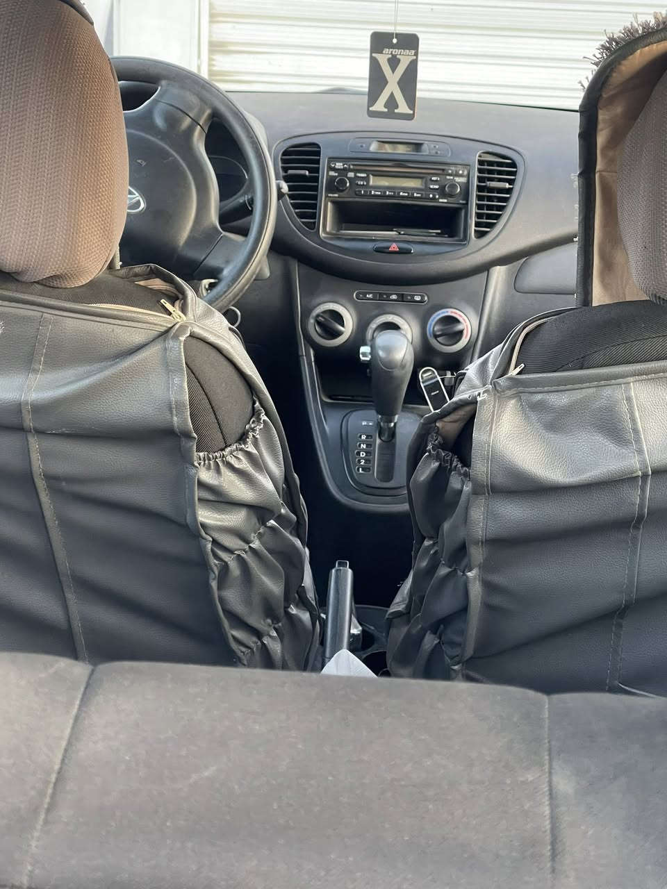 سلام عليكم للبيع هونداي i10 موديل ١٣ ماشية ٦٦ حقيقي سيارة جديدة جدا بدون صبغ حتى الدعاميات بدون بارد بيهة فقط طختين بسيط بلباب وعايفهن ع وضعهن بدون تصليح رقم بغداد تحويل مباشر السعر مطلوب ٨٠ مجال بسيط مكان سيارة بغداد حي القاهرة اتصال ع رقم *********** سونار بلمشور
