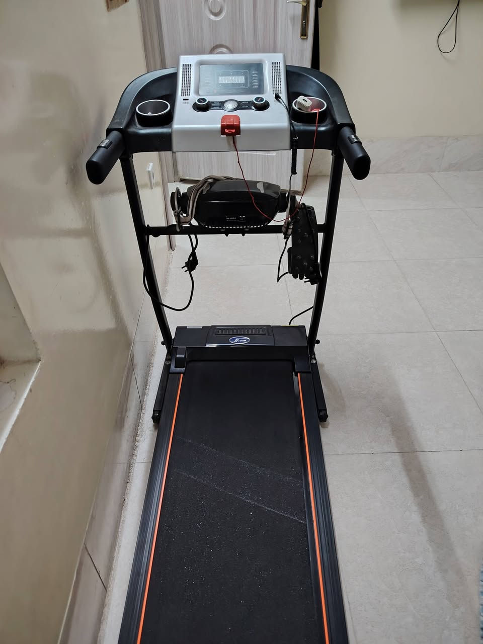 سلام عليكم 
عندي جهاز جري للبيع بي بلوتوث سماعه وبي تحكم سرعه وبي دقات قلب سعر 300 وبي مجال مكاني كركوك تواصل ***********

