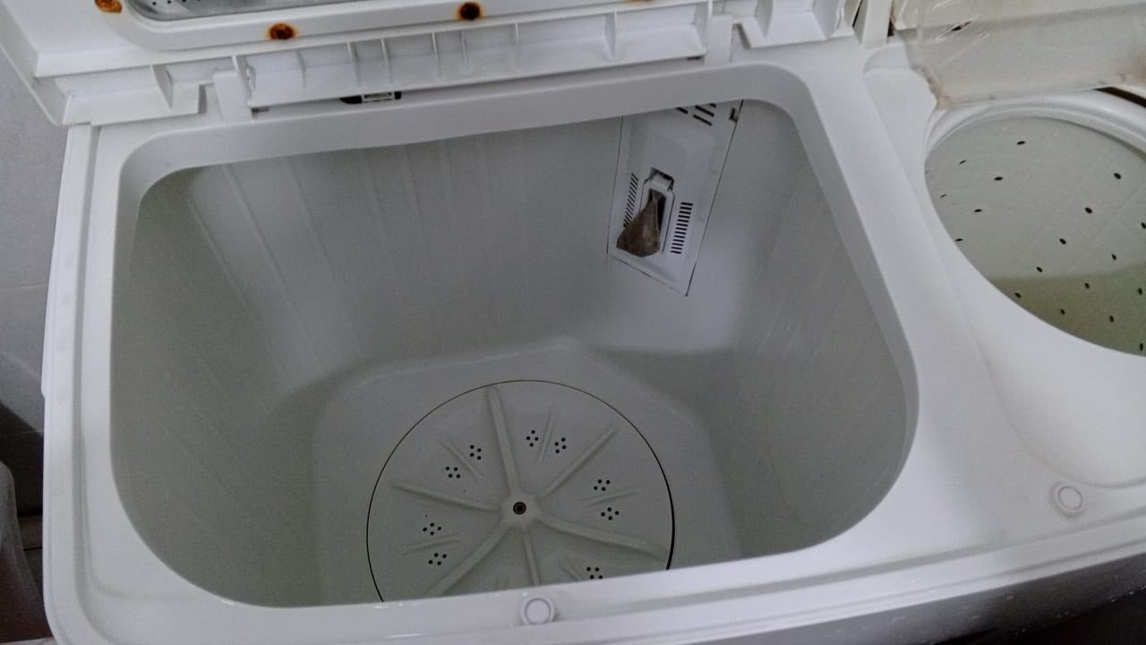 غساله اي ضرر مابيه جديد وماداخله تصليح ابد 
مكفوله من كلشي نوعيته دنكا حجمه 13كيلو سعره 140بيه مجال 
اتصال ع راعيهه 
***********
