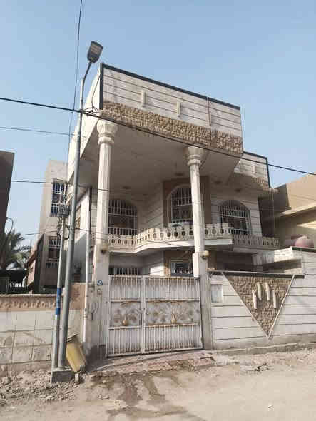 بيت للبيع
المساحة 243 متر حي العروبه 3  خلف اسواق الربيع 
يحتوي على مطبخ سراميك وصاله واستقبال وغرفة عدد 2  والطابق الثاني يحتوي على غرفة عدد 4 وحمام وتواليت 
***********
