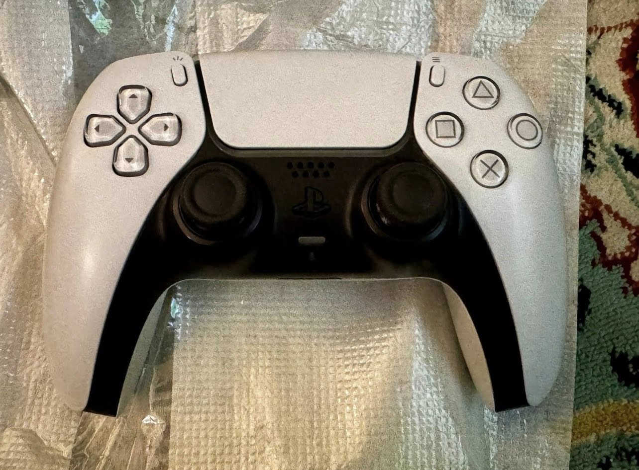 بلي5 فات اونلاين مستخدم كم يوم فقط مع كامل ملحقاته والكارتونه مطابقه السعر 600 الف


**إذا كنت صاحب هذا الإعلان وتريد حذفه لأي سبب، رجاءا أرسل رسالة إلى الدعم الفني**