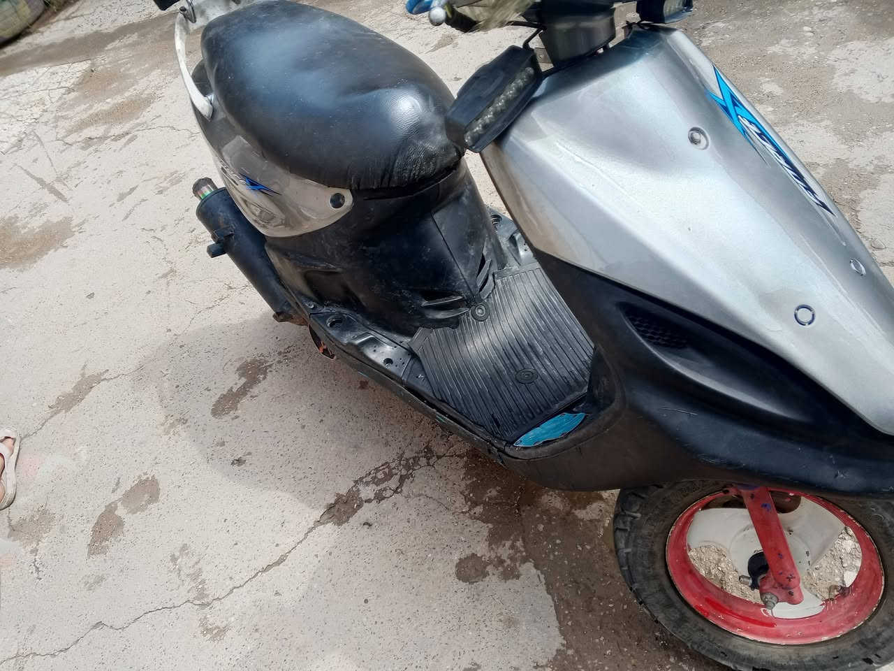 السلام عليكم دراجه للبيع الدراجه ماكس قجمه وخير من الله السعر 300الرقم ***********
