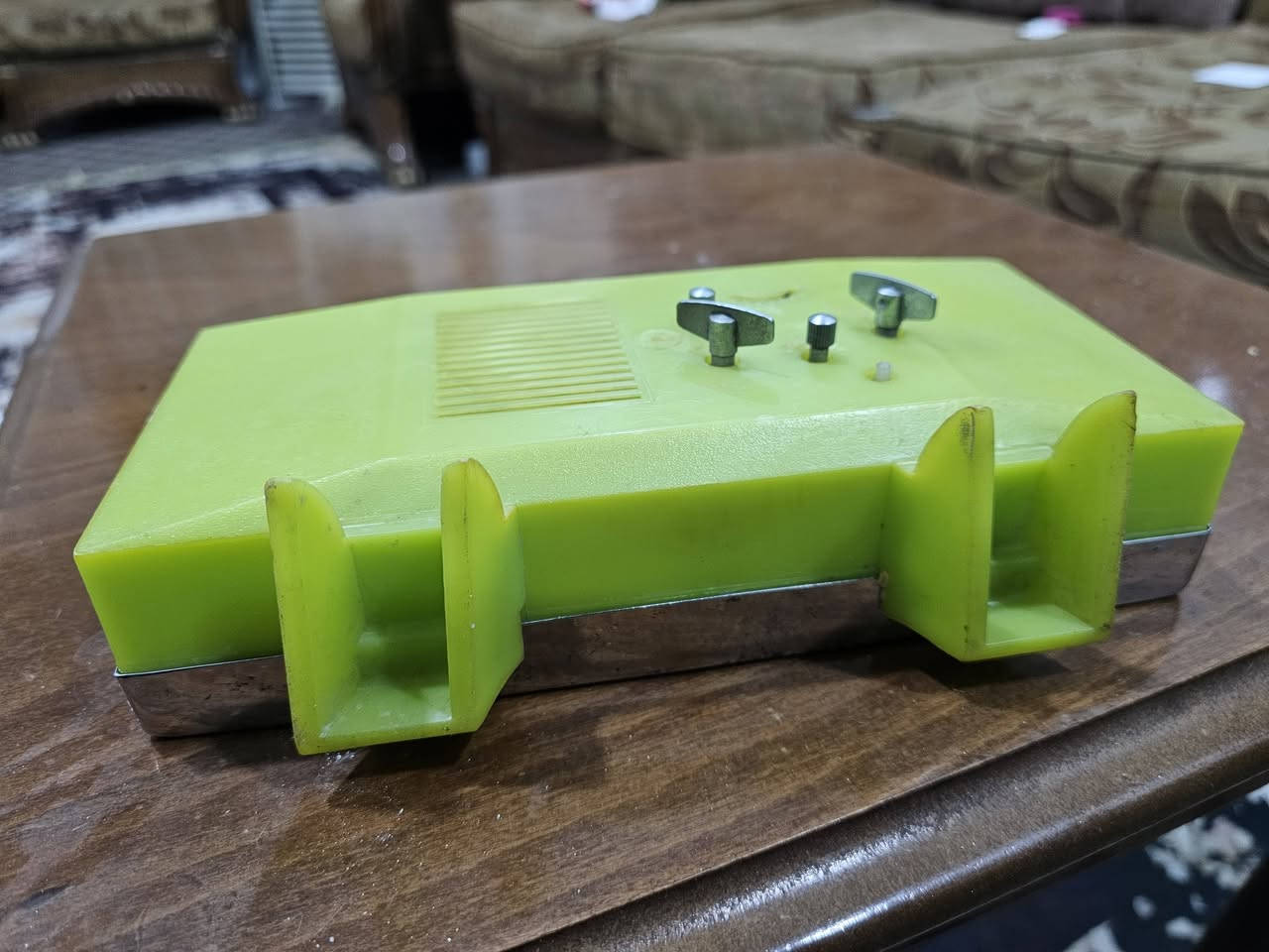 ساعة منضديه تكويك ام المنبه مع محرار صيني قديم بحالة جيده جدا


**إذا كنت صاحب هذا الإعلان وتريد حذفه لأي سبب، رجاءا أرسل رسالة إلى الدعم الفني**