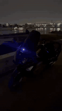 سلام عليكم دراجه فورزا 06 الدراجه اوراقهة كامله ولكمرك مالتهة مدفوع كامل الدراجه مال رمبه الدراجه خير من الله الياخذهة بلعافيه عليه سعر الدراجه مليون وخمسميه قفل مكاني بغداد للتواصل واتساب فقط: ***********
