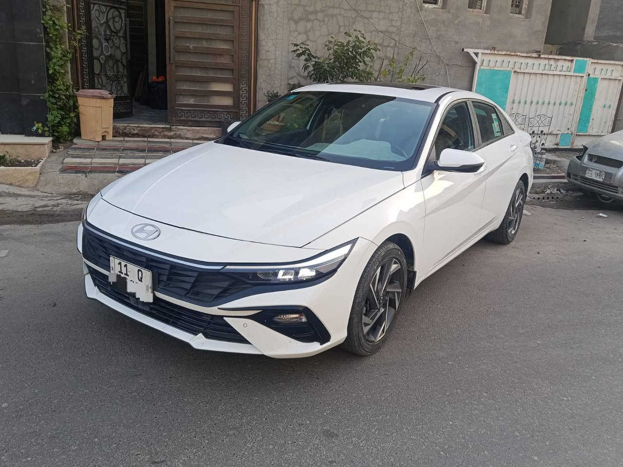 سيارة النترا 2025 خليجي
السلام عليكم 

سيارة النترا 2025 خليجي كوري محرك 2,000 وكالة الاولى 

عداد المسافة 22,500km حالة زيرو

السيارة مكفولة كفالة عامة 

عدا البنيد مبدل اصلي نفس اللون بدون قطرة صبغ حادث عَرَضي بسيط

ارضيات وكراسي مغلفة جلد

صيانة سيرڤس كامل كله بالشركة وبالضمان

السعر 190$

المكان بغداد المشتل

رقم الهاتف

***********
