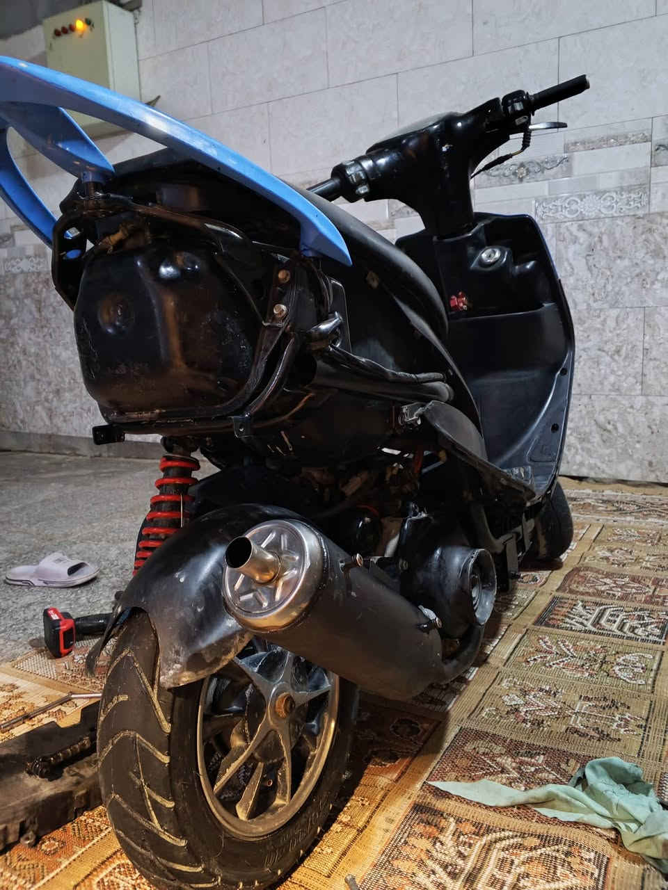 دراجه للبيع مراوس حسب القناعه ب450
كامله او انه محربها نعومه او بس بيها كطعه بل كابريته
 كرهبائيات كامله
 كفرات موجوده 
سواد موجود 
بيها تزويد 
صدر امامي 
قبق عنبار ncy 
صالنصه جديده توي شادها cs
 ويل مشيف
 كلج خلفي fcs كلج امامي جديد
تيرات جدد +غراضها كامله 
بيها وصل من الزيتوت موجود خاص او واتساب***********
