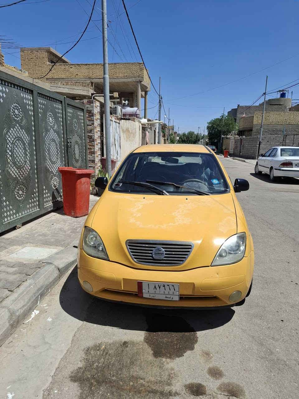 السلام عليكم طيبه ٢٠١٧
جديده مامشتغله تكسي مكفوله من الصبغ والحادث فقط كخه خفيفه بالباب الخلفي ومعمره 

رقم واسط مشروع وطني سنويه ٢٠٢٨ اصفره الك هيئه بتاريخ اليوم 43 وبيه مجال 

***********
