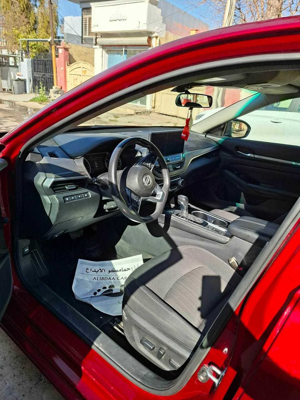 سلام عليكم 
NISSAN Sv plus و 2023  
ماشيه 42mil
سياره جديده بمعنى الكلمه
دفتر بانزين سنويه جديده
مكاني كركوك 
***********
السعر140 وبيها مجال قليل 
كلش موضح بفحص السياره سعرها اقل من سوك الشراي خابرني وتدلل كركوك, العراق
