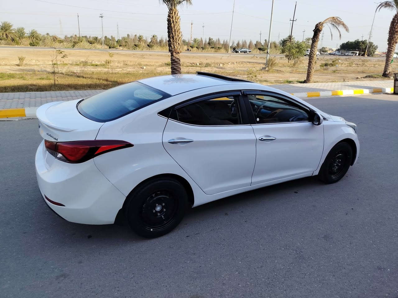 السلام عليكم النترا موديل 2015  وارد خليجي رقم بغداد انكليزي سنويه جديده فول مواصفات فتحه تحكمات شاشه كامره دواره مري شفط تبريد قطعتين داخل صاج بيها رشات صبغ شواصي لغود برانكيتات تكم كفاله مكينه 1800 دوش مكفوله جاهزه من تخم تاير حداديه امامي وخلفي جديده تبريد  العنوان واسط السعر 105 اتصال ***********
