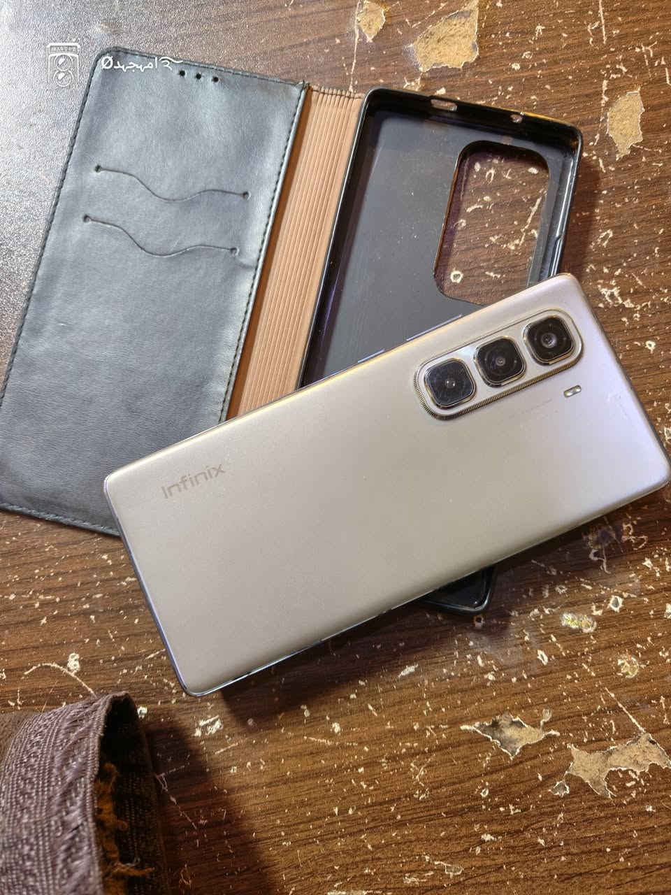 السلام عليكم مراوس فقط ببلي فور سلم مهكر مع كامل ملحقات يو بي اس يدات 
 حسب القناعه 
جهاز انفنكس هوت 50برو بلاص شخط مابيه جهاز نضيف ذاكره 256 لتواصل خاص مفتوح او لانتصال***********
