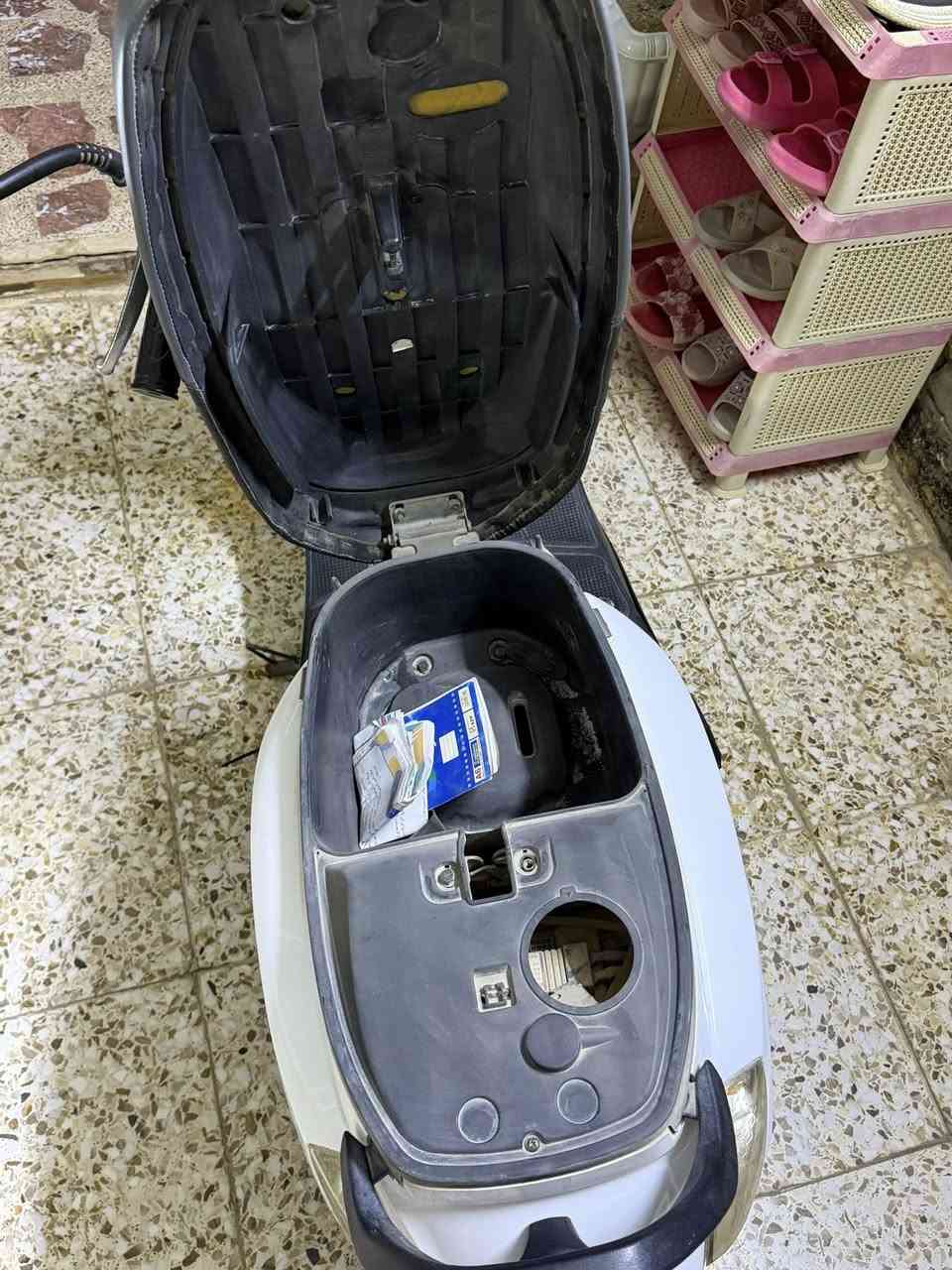 سلام عليكم دراجه بوليسي شحن بطاريات 6 كبار مو الصغار سرعته بين 60_70 بل شحنه الوحده تمشيك تقريبا 50 كيلو اكثر الله شاهد استعمال كلش قليل مابيه شي الدراجه نضيفه كلشي شغال بيه كهربائيات بس ينراد اله تبديل بطاريات السعر مالته350 وبيه مجال شي بسيط 
الرقم ***********
