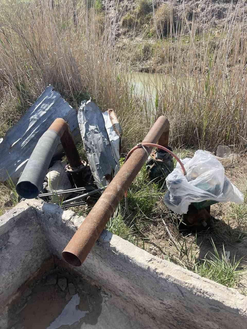 ماطور هندي ابو ال١٠ شرط الماي والشغل

ويا صونده ممص ٨ متر ام ٦ هي والمصفي 

سعره ٧٥٠ جاهز  المكان الديوانيه قضاء الحمزه

***********
