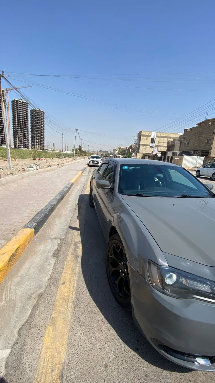 ‎سلام عليكم من رخصت الادمن المحترم
‎اوباما موديل 2019 اصل رقم بغداد
‎وارد امريكي حادث موضح بالسونار بدون ايرباك 
‎مكينه كير كفاله
‎المسافة المقطوعة 110 ميل
‎حجم المحرك 3600
الفئة S
‎* كشن خزن ميموري
‎* داخل اسود
‎* كامره خلفيه
‎* مصابيح امامية زنون مع بلوجكتر LED .
‎* ويل قياس 20أنج .
‎* استيرن كهربائي
‎* شاشه كبيرة كار بلي مع نظام ملاحة نفكيشن GPS .
‎* مقاعد أمامية كهربائية عدد 2 . .
‎* مقاعد أمامية تبريد وتدفئة .
‎* تشغيل عن بعد . .
‎* تدفئة ستيرن .
‎* محدد سرعة . .
‎* كاميرا خلفية دوارة.
‎* مرايا رادار مع ترحيب متحسسة للاضاءة
‎* دخول ذكي (بصمة) .
‎مكان السيارة بغداد - الحرية 
‎للاستفسار عن السعر واي تفاصيل اخرئ الاتصال متوفر واتساب ***********
