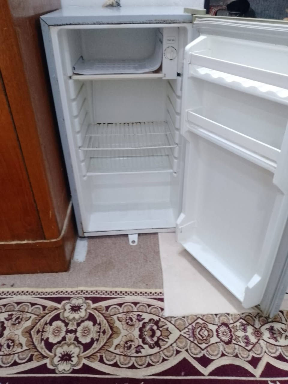 ثلاجة صغيرة نوع Universal
تبريد ممتاز والفريزر يجمد ❄️
حجم مناسب للغرفة أو المكتب
نظيفة وجاهزة للاستخدام
السعر: 75 وبيها مجال 
الموقع: النجف
للتواصل خاص

مكنسة كهربائية نوع Power 2000
بحالة جيدة وتشتغل مضبوط 👍
سحب قوي وحاويتها نظيفة
مناسبة للبيت اليومي
السعر: 40,000 دينار وبيها مجال
الموقع: النجف
للتواصل خاص 📩


**إذا كنت صاحب هذا الإعلان وتريد حذفه لأي سبب، رجاءا أرسل رسالة إلى الدعم الفني**