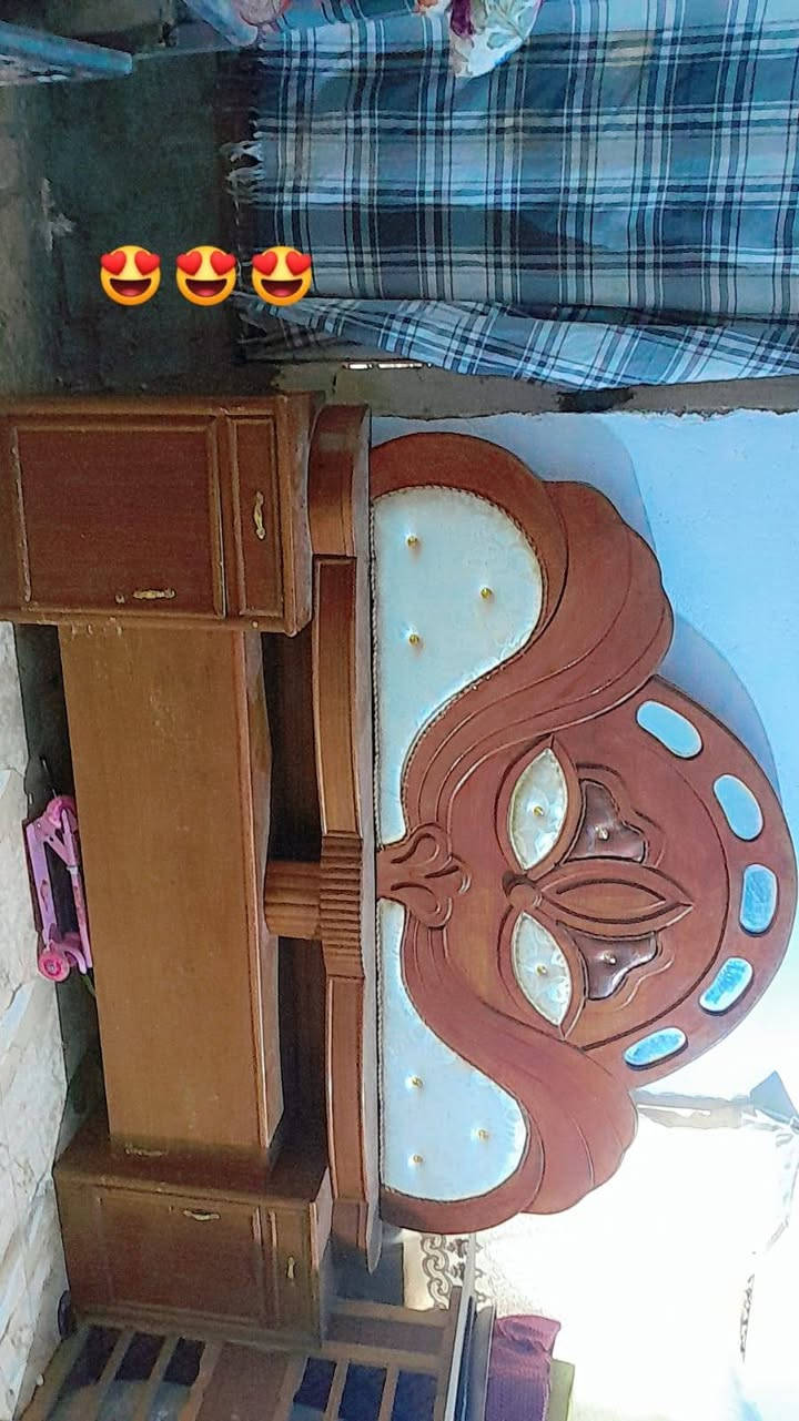 غرفه نوم لبيع داخل العماره شراي هاذ رقمي ***********
