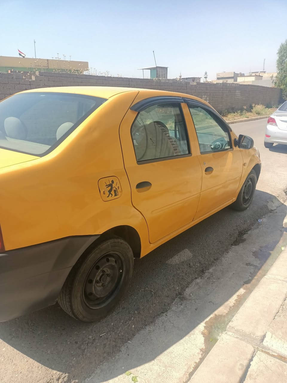 للبيع رينو لوكان 2009
رقم بغداد بسمي سياره جديده ما بيها اي ضرر 
السعر 36 وبيها مجال. ***********
