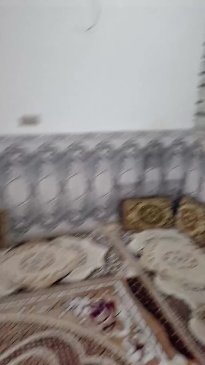 بيت للبيع حي الرسول قرب مدرسه الصحيفه السجاديه مساحته ٤٠٠ وقطعه ٤٥٠ على شارع رئيسي للتواصل ***********
