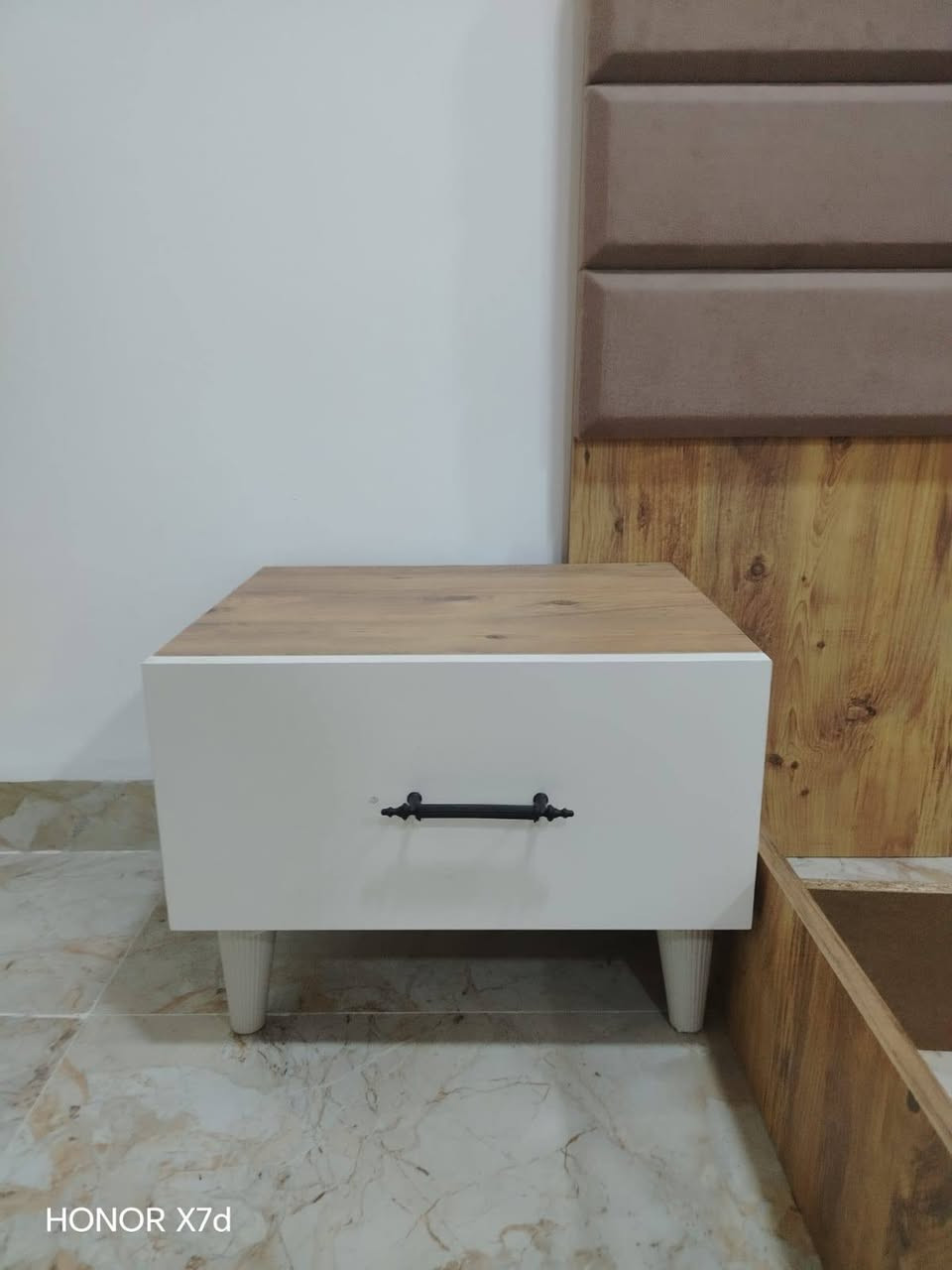 المكان حي الجمعيه الاولى بالقرب من مدرسة ام عماره الابتدائيه  
الغرفه جديده غير مستعمله
السعر650


**إذا كنت صاحب هذا الإعلان وتريد حذفه لأي سبب، رجاءا أرسل رسالة إلى الدعم الفني**