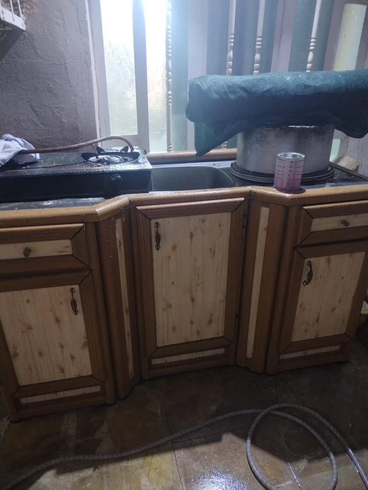 اغراض للبيع بيهن مجال البراد شغال والمي ثلج وحار كلهن نضيفه وشغاله الاتصال  ؏ رقم ***********
