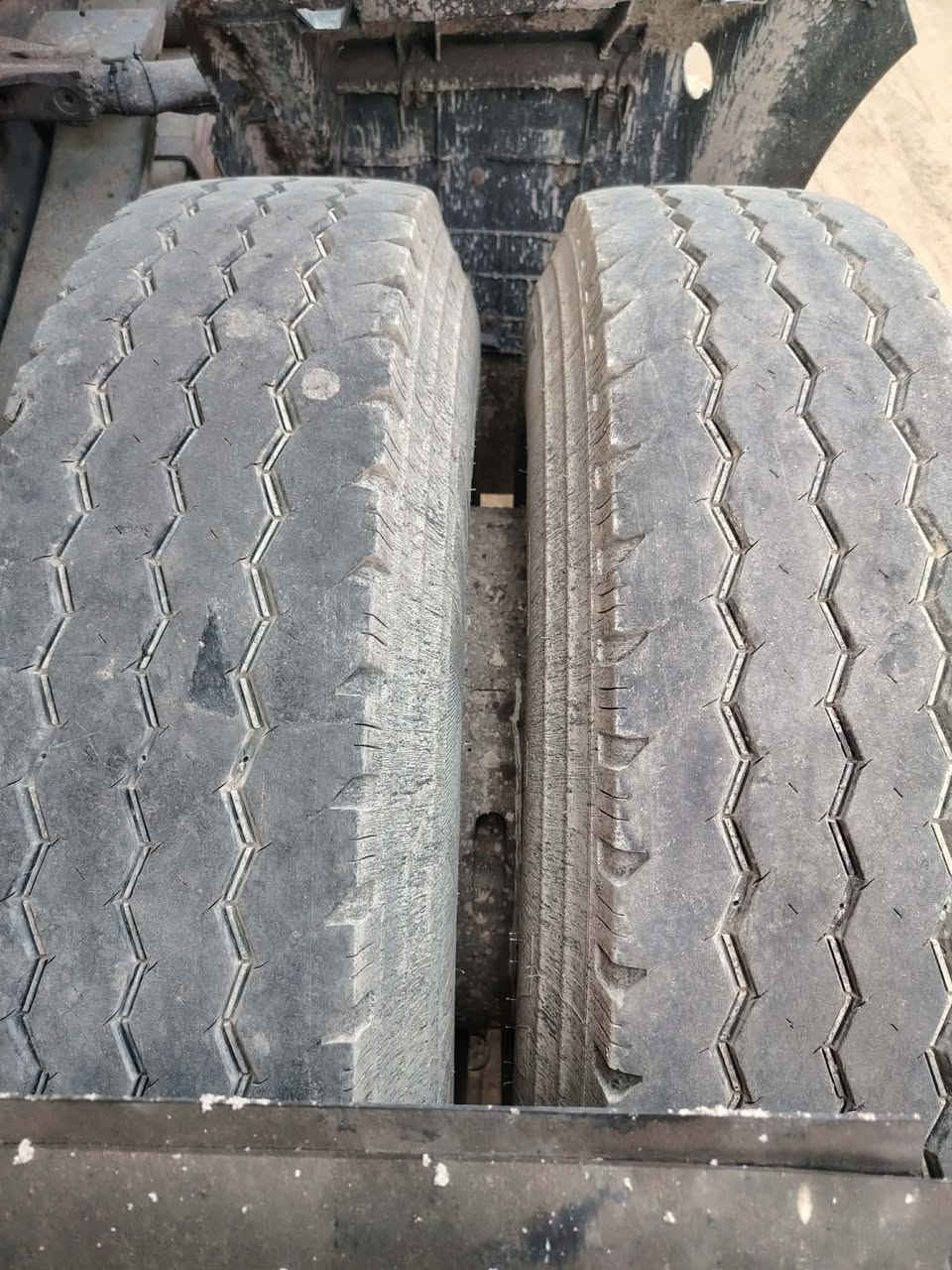 السلام عليكم اطارات 24 للبيع 3 أزواج مع ويالة و براميخ بيع او مراوس مع اطارات 22 ونص للاتصال ***********
