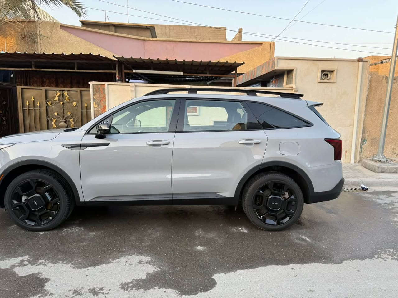 للبيع فقط كيا سورنتوا  2024 Sx.prestige Xlin اعلى فئه بالأمريكي والخليجي فول مواصفات 1/1
الحادث موضح بالصور 

‎مواصفاتها :-
. محرك 2500
‎اعلى فئه
تنته كنتاره
كامره بل مرايه
‎ mi(7)ماشيه
‎. بانوراما
‎ بصمة : تشغيل - ابواب - صندوك
صندوك كهرباء
‎ شاشة كبيرة على طول الدشبول تدعم كاربلاي واندرويد اوتو وفول تحكمات
‎ كيجات الكترونية متغيرة  حسب الوضعيات
‎. انظمة القيادة : سبورت - سمارت - نورمال
‎كشنات جلد 
كشنات خلفي امامي تبريد
تعويل من فولتيه الى واط يعني ينشد سيار مال كهرباء
‎.كراسي كهرباء فول تحكم  النزول اوتماتيك
‎. اضواء ترحيب عند الاقتراب مع ترحيب داخلي عند الصعود او المغادرة
‎. شحن وايرليس
‎كشنات Vp منفصله
منافذ تايب سي  في الكشنات 
‎. هاند بريك بصمة
‎. اوتو هولد
‎. كاميرات 360 مع كاميرات بالاشارات الجانبية مع وضعيات مختلفة للكاميرات
‎. فول رادارات امامية وخلفية وجانبية
‎. تحديد مسار ذكي
‎. قيادة أليه ذكية
‎. نقطة عمياء
‎. كروز سرعة
‎. تبريد وتدفئة كشنات مع تدفئة ستيرن
‎. سستم صوت هارمن
‎. خزن كشن سائق ميموري وضعيتان
‎. ويل كب حجم 20 وحساس اطار  
‎.  مري شفط 
اشاير بالمري
‎. تشغيل عن بعد
‎. شاشة لمس متغيرة لتحكم الميديا او لتبريد
‎. ستيرن فول تحكمات
بعد بيها مواصفات 
بغداد /شهداء العبيدي 
السعر290بي مجال
التواصل على الأرقام فقط
***********
