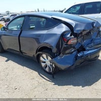 تسلا موديل Y • ٧ مقاعد • موديل ٢٠٢٣