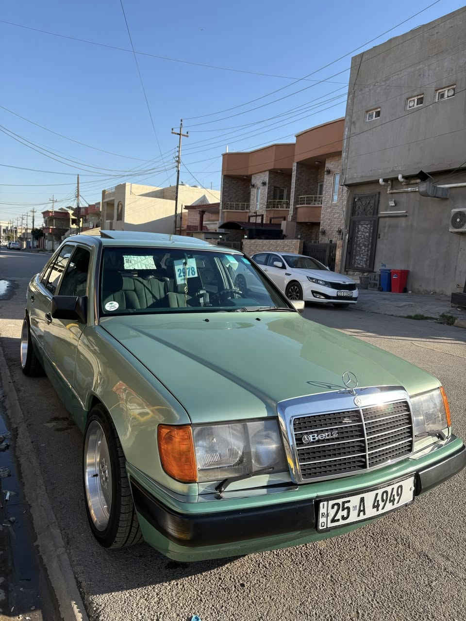 سلام عليكم للبيع مارسيدس دب 1987 محرك عنكبوت بلادي 3000 سيارة كلها على وضع الشركة راشها كلير اثر جلح بدون حادث كلشي بيها شغال تبريد تدفئة كير محرك كلة بشرط رقم مميز سنوية مشروع وطني السعر 85 للاستفسار ***********
