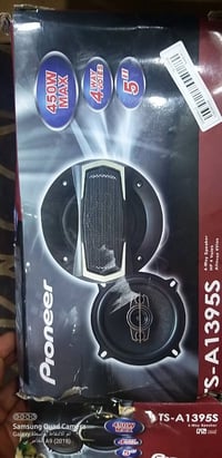 زوج سماعات • ماركة معروفه