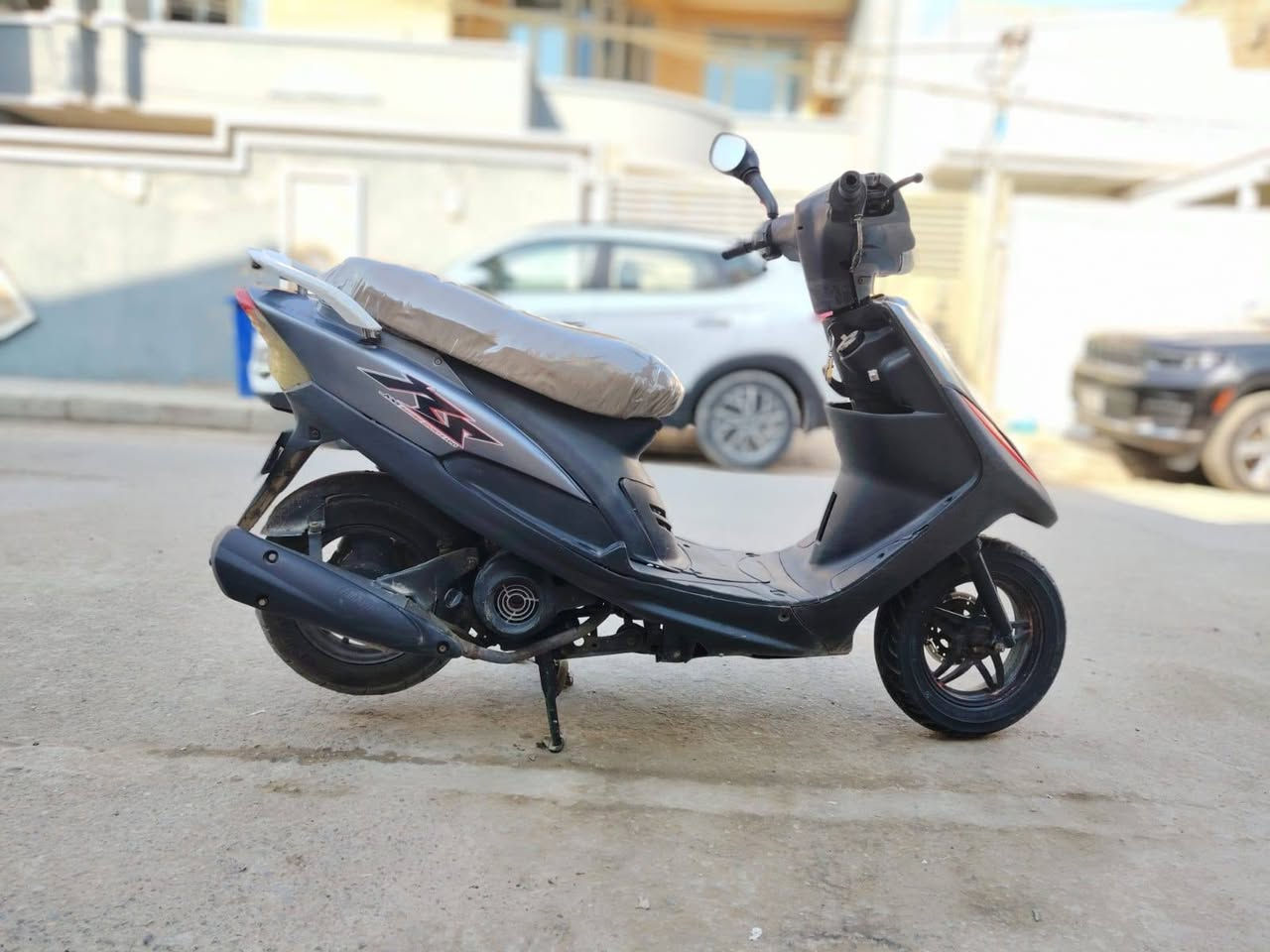 ماكس عدله شغاله كامله مابيها اي خلل بس التاير الامامي تعبان وستانها التعليك ماكو بس بيها صفح يرادلها ترتيبات بسيطه بيها كسر بسيط بجكمجه عل يسار التواصل *********** العنوان بغداد الدوره ابو دشير خلف المركز
