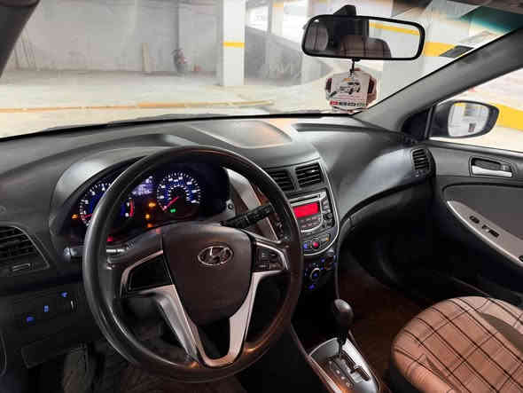 السلام عليكم هيونداي اكسنت 2012 وارد امريكي حادث جاملغ وبنيد صور الحادث ماعندي ناشر صور السونر السيارة ماشية 64 الف ميل رقم بغداد مكان السيارة بغداد العامرية السعر 85 وبيه مجال *********** بغداد
