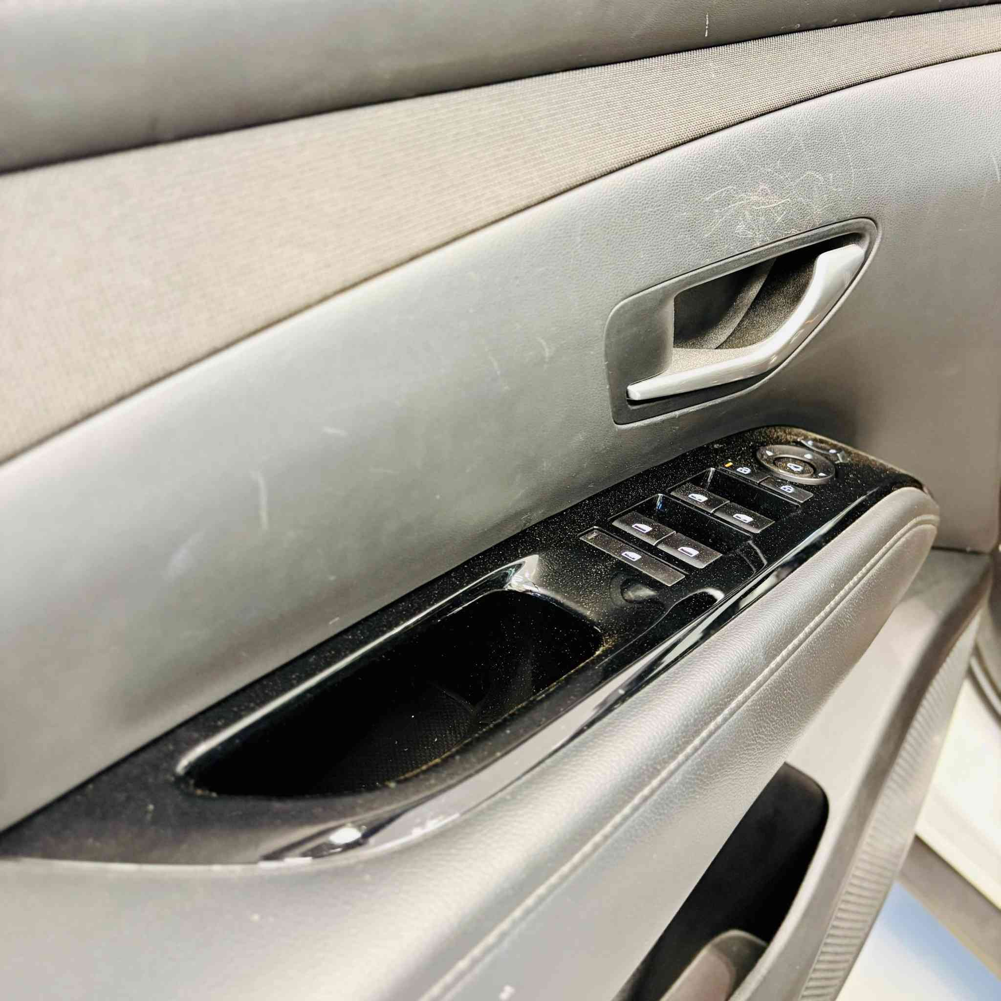 🔥 استلم فورًا بدون انتظار 🔥
دلوقتي تقدر تمتلك Hyundai Tucson 2024

واحدة من أقوى وأفخم الـ SUV في فئتها 😍

✅ موديل 2024

✅ كاملة الـ Options

✅ استلام فوري

✅ إمكانية التعاقد بسهولة

✅ متوفر نظام المبادرة

راحة، فخامة، وأداء يخلوك تستمتع بكل تفصيلة في السواقة 👌✨

📞 للتواصل: 01066551402

💬 واتساب مباشر: https://wa.me/201066551402

🔥 احجز عربيتك دلوقتي قبل نفاد المتاح 😉


**إذا كنت صاحب هذا الإعلان وتريد حذفه لأي سبب، رجاءا أرسل رسالة إلى الدعم الفني**