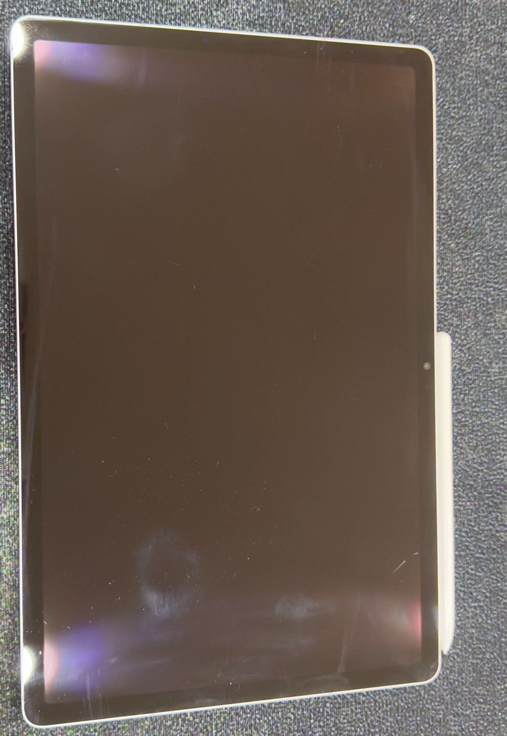 تاب SAMSUNG S9 FE PLUS
يدعم 60 فريم 
الشاشة: 12.4 إنش 
المعالج: Exynos1380
الذاكرة:256GB
القلم: S Pen 
الشحن: 45W
مقاوم للماء والغبار IP68
البطارية: 10090mAh
يجي ويا ماوس وكيبورد
السعر  600 وبي مجال 
للتواصل واتس ***********
شنو اللون وبأي نسخة بالضبط: S9 FE Plus لو Plus مع 256GB؟: 
لون السلفر
وين مكانك حتى نضيفه بالإعلان؟ وهل الاستلام يد بيد لو شحن؟: 
المكان بابل ولايوجد توصيل
السعر 600 دولار لو 600 ألف دينار؟ وإذا بي مجال، شكد آخر سعر؟: 
600 الف دينار 550 قفل