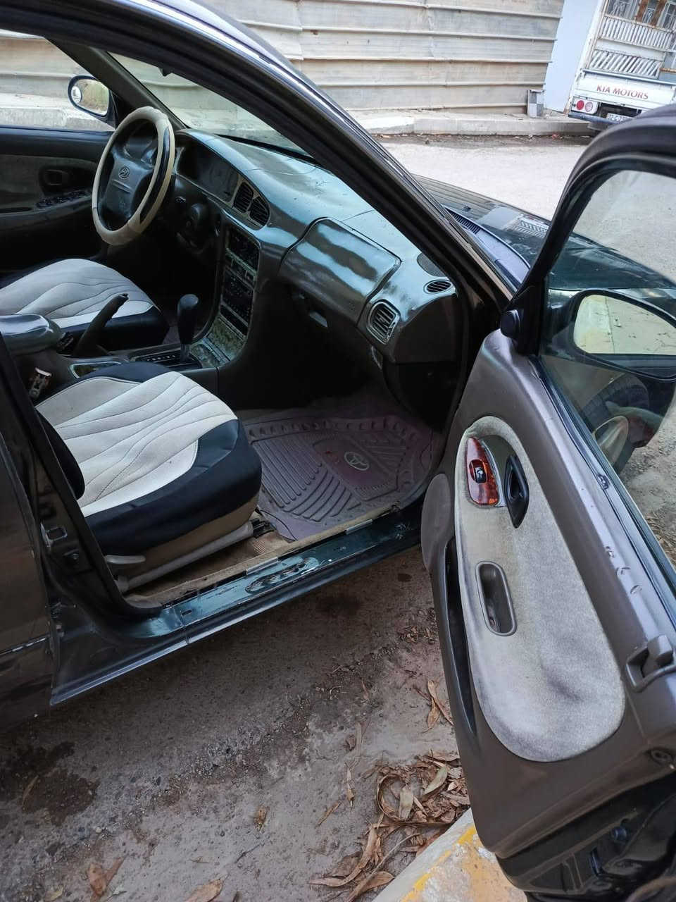 السلام عليكم  للبيع سوناتا  موديل 1997 وارد امريكي سلايت   محرك مفتوح كير اتوماتيك  كير محرك جديد   دخل بيجي  كهربائيات كله شغاله  رقم بغداد بسمي دواخل شركه الخارج بي ملاحظات  المكان الفلوجه  السعر 44 وبيه مجال  للاستفسار الاتصال *********** ++***********
