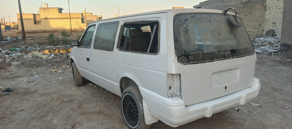 السلام عليكم السياره البيع السعر ٣٥ ورقه
المكان بغداد جسر ديالى الجديد رقم السياره بابل راعيه بصفي 
ايريد تحويل تحويله بل رستميه كبل عقد مروري 
السياره نقصه كهرباي أشد لايت بك لايت شغلات خفيفه
السياره تعمير جديد درجه أوله صبغ تنكجي دوشمه 
***********
