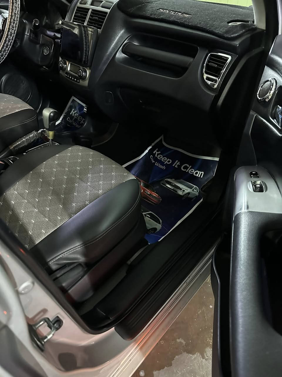 السلام عليكم من رخصت الدمن المحترم  كيه سبورتج خاليجيه  مديل 2007 سياره مكفوله من ضربه وتبديل قطعتين صبغ فقط اثر جراد مكينه الفين سياره كل نقص مابيهه سياره بسمي. بغداد مكان السياره بغداد السعر.  1005 بيهه شي بصيط    ***********.
