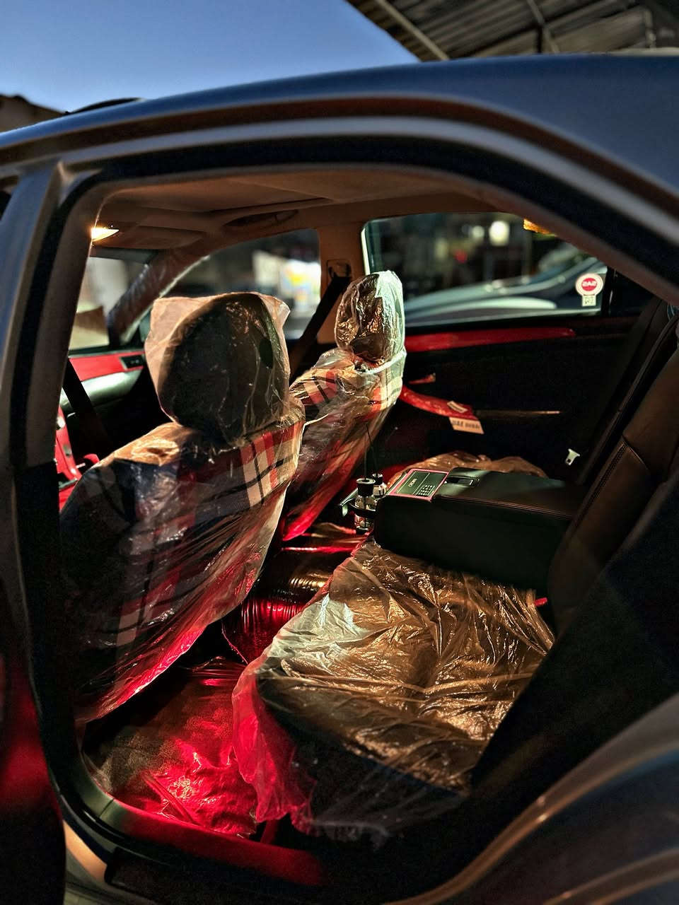 سلاوتان لێبێ برایان
كراون شاهینه‌ ٢٠٠٥ 
موس 182
كۆدی بۆ كراوه‌
یادی ٥٠ ساڵه‌
ته‌نها ١١٤ هه‌زار ڕۆشتووه‌
ئێرباگی شانه‌كانیش داندراوه‌ته‌وه‌
بێ بۆیاخ ته‌نانه‌ت شانه‌كه‌ش كامل نیه‌
سۆنه‌ره‌كه‌یم داناوه‌
٥ به‌سمه‌
٣ دوگمه‌
سلاید
كوشن جلد + هیته‌ر + كاره‌با
ئاوێنه‌ ئیشاره‌ت + شه‌فت +هیته‌ر
سوكان كاره‌با 
مه‌جموعه‌ سوكانی لێگززه‌
داشبڵی ره‌قه‌م یه‌ك
مكه‌به‌ره‌ی بیلادی ئه‌ڤه‌لۆنی كراوه‌ته‌سه‌ر
٤ به‌رگه‌ ده‌رگای كراوه‌ به‌ ٢٠٠٧
كامل فۆرمیكای كراوه‌‌ به‌ سوری شاموا
ویل دینگه‌ی ستیل
لایت ئه‌وتۆ
لایت ناو ڕه‌ش
٤ تایه‌ی تازه‌
پاتری تازه‌یه‌ ،جامی هه‌ڵگیراوه‌ ،ساردی و گه‌رمی مه‌زبوته‌
كاره‌بایی به‌شه‌رته‌ هه‌موو گیانی ئیش ئه‌كات
گێڕ و مه‌كینه‌ به‌شه‌رت ٢٠ فیته‌ر
بێ دوكه‌ڵ
شوێن پیره‌مه‌گروون
سعری ٧٢ گه‌ڵا و معامه‌له‌یه‌كی برایانه‌
سه‌یاره‌ش هه‌یه‌ له‌مه‌ هه‌رزانتر به‌ڵام هه‌موو سه‌یاره‌یه‌ك وه‌كو یه‌ك نیه‌ موشته‌ری نیت سه‌ری خۆت و منیش مه‌هێشێنه‌
ئه‌دمین🩶


**إذا كنت صاحب هذا الإعلان وتريد حذفه لأي سبب، رجاءا أرسل رسالة إلى الدعم الفني**