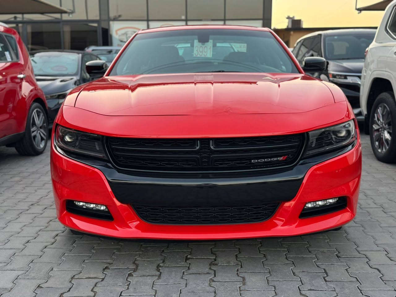 جارجر sxt  2023  بلاك توب  اصل
لون مميز برتقالي 
وارد امريكي دخول جديد (مرقم اربيل )
كلين تايتل /  فقط رصعه بالبنيد ومعدله بارد بدون صبغ بدون تبديل بدون دواخل 
بدنه بلادي دواخل كله بلادي لايتات بلادي 
ماشيه 24 الف ميل

المواصفات :
* مصابيح أمامية زنون . 
* كشافات الضباب زنون . 
* المصابيح الأمامية مع LED . 
* حساسات خلفيه 
* شاشه كبيرة مع نظام ملاحة
* الشاشة مع اوپشنات SRT . 
* سستم صوت الپاين .
* ويل ارتي قياس 20 انج . بلادي
* مقاعد أمامية كهربائية عدد 2 . 
* تشغيل عن بعد . 
* ستيرن كهربائي . 
* محدد سرعة بلوتوث . 
* كاميرا خلفية .
* مرايا متحسسة للاضاءة العالية .
* دخول ذكي (بصمة) .
* ⁠استفسار ***********
* ⁠مكاني كربلاء مدينة معارض كربلاء الجديده
*
