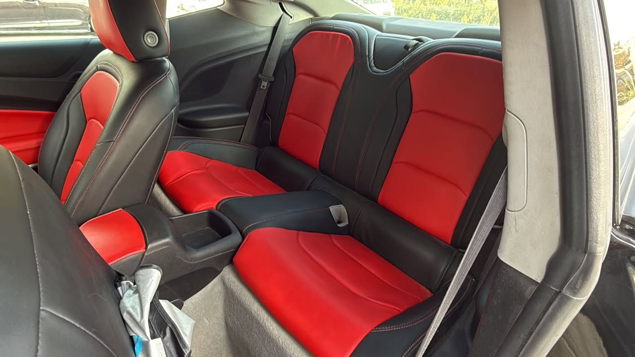 السلام عليكم
كمارو موديل ٢٠٢٢ 
اربعة سلندر
مواصفات بصمة تشغل بصمة ايواب كاميرة خلفية كشنات جلد لونين ويلات ٢٠ تو سايز
تايرات جديدة 
نواقص مابيها السيارة كاملة من كلشي حدادية وصدر وفلاتر مابيه اي عيب 
كير ومكينة بشرط 
حادث قطعة صبغ الجاملغ خلف السكن
صندوق مبدل بلادي نفس اللون
السكف بيه تعديل بارد
ماشية ٥٩ الف كيلو متر 

المطلوب 134  ومجال 
وماكو كمارو بهل موديل بهيج سعر 
بس ايرباك تكمه طاك
السيارة باسمي تحويل بنفس اليوم
مكان السليمانية 
***********
