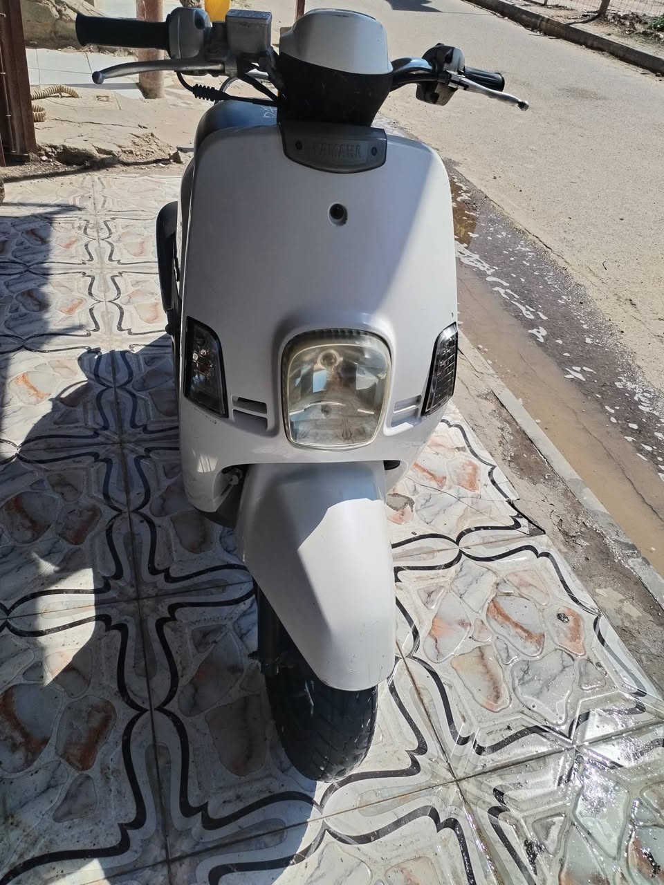 السلام عليكم 

دراجه بوليسي مكفوله كفاله عامه

توني مطلعه من حاويه اقل شهر وياه وصله

سبب البيع عدم تفرغ
***********
