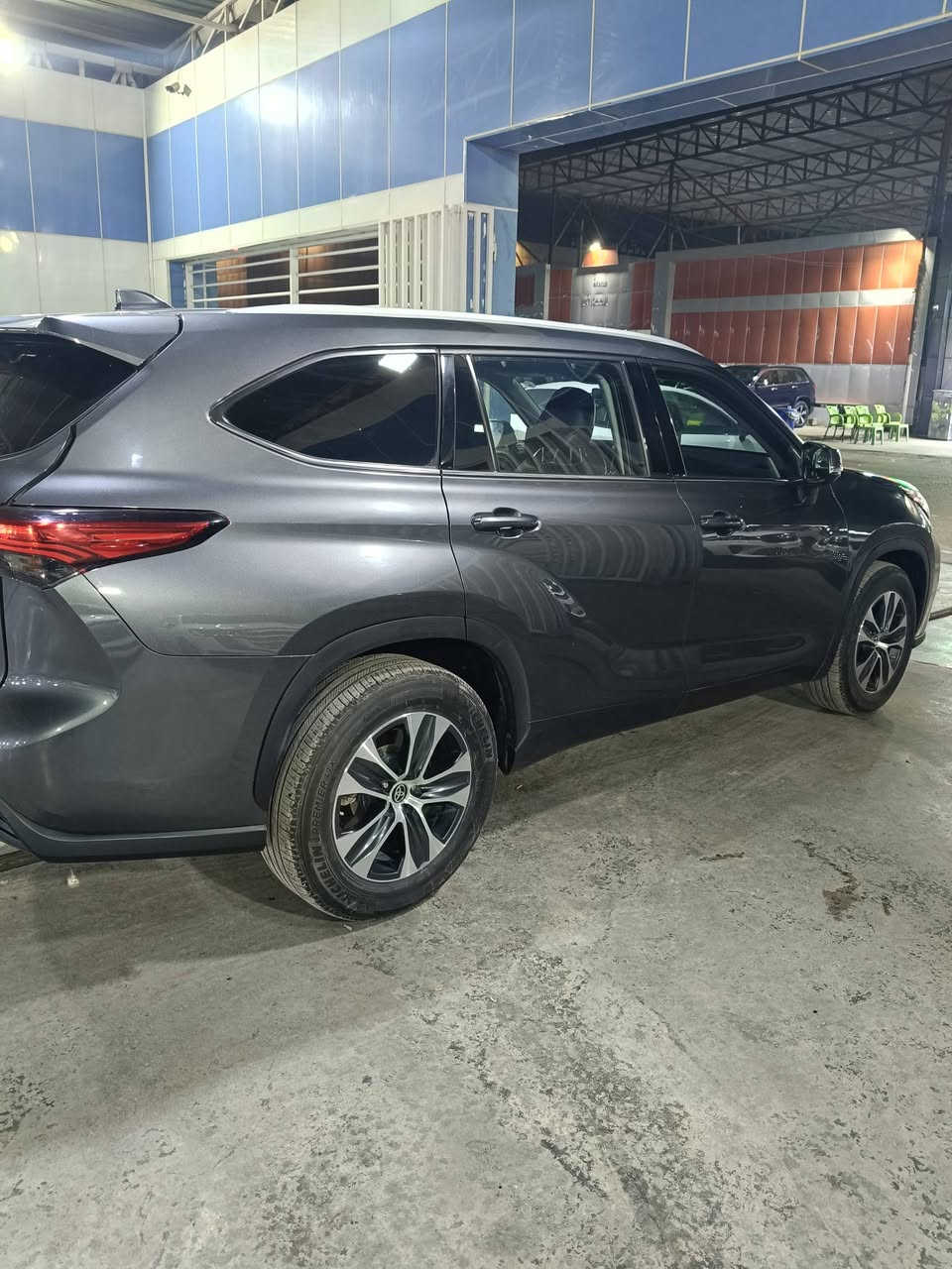 ‏ TOYOTA HIGHLANDER, XLE
تويوتا هايلاندر موديل22  وارد امريكي. 6سلندر 
السعر 325 $$

الضرر تبديل جاملغ امامي بدون ايرباگ. رقم الشاصي والتقرير مرفق مع الصور. 
ماشية ٣٣ الف ميل

محرك ستة سلندر بانزين

_بصمة

_سلايد

_كشنات جلد 

_كشنات تدفئة امامي 

_كشنات كهرب جهتين 

_صندوك كهرب 

_رادار امامي 

_رادار بالمري 

_تبريد منفصل

_ثلاث قطع تبريد

_سبعة راكب 

‏_auto hold 

_ثلاث وضعيات قيادة 

_هندبريك بصمة

_كروز سرعة

_مثبت مسار 

وباقي مواصفات XLE المعروفة 

السيارة مرقمة اربيل وموجودة في بغداد

للتواصل ***********
