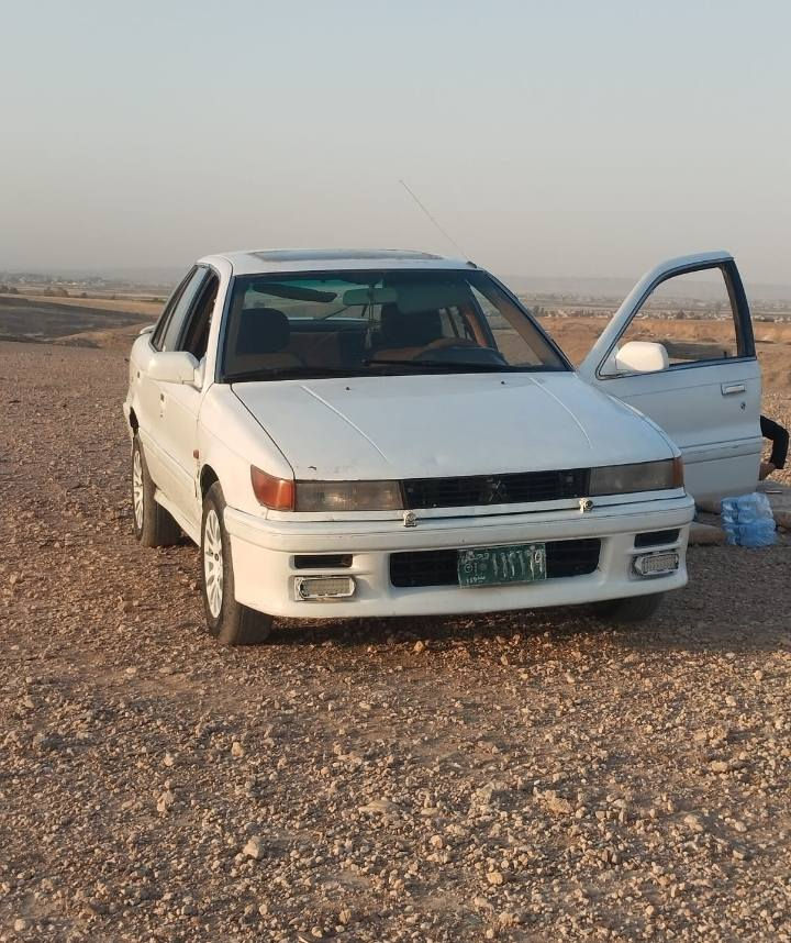ميسيوبوشي لانسر. بدون صبغ سياره اقتصاديا جدا بنزين وعطلات صدر ودبلات قبل شهرين مسوي تايرات طخم فوق النص عمر. محرك يريد تجفيت. وكيل اول يحول وجايب صحة صدور وكاله باركود. وكملت فحص هزه فقط تعمل عقد مروري وتحول غرامه مخالفات مروريه ٣١٠عليها تنزل من السعر25 مكانها ناحية الگوير. م/***********
