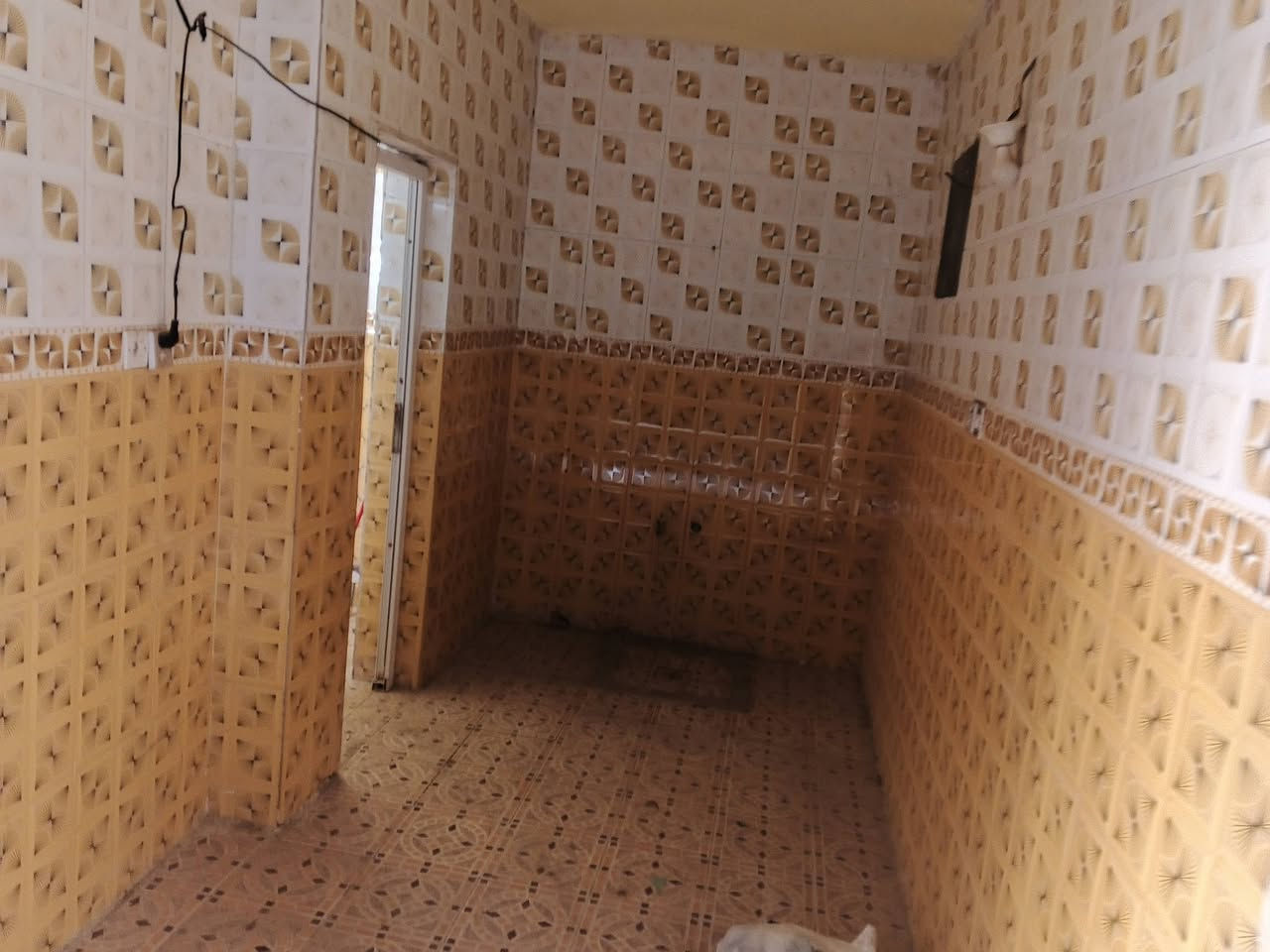 بيت زراعي معه بستان  مساحه دونم + شاطئ مساحه الف 
يحتوي لبيت ع 4 غرف وصاله ومطبخ وصحيات وساحه جبيره وحديقه وبستان كبير يقع ع شط الفرات قرب مدرسه شريف رضي وجهه ع الشط سعر 115 
***********

‏‪***********‬‏
