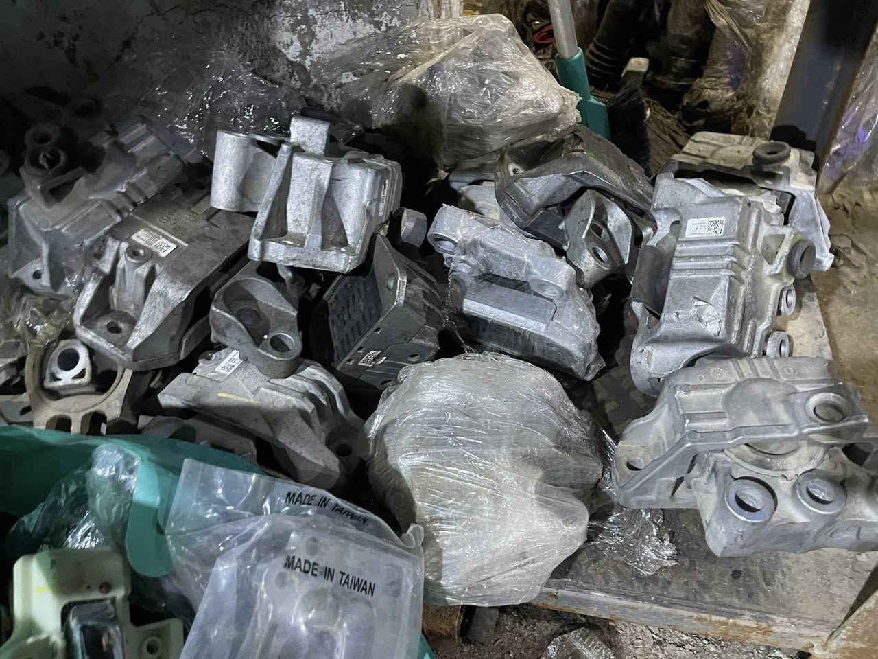 جميع اغراض جيب ودوج اي استفسار اتصال ع رقم الموبايل فقط *********** واتساب ويوجد خدمه توصيل لجميع محافظات 🚖
