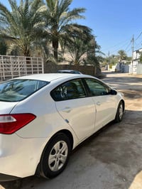 كيا سيراتو 2014 محرك 1800 مكفولة من الصبغ بارد فقط بقبق الجنطة 0783846...