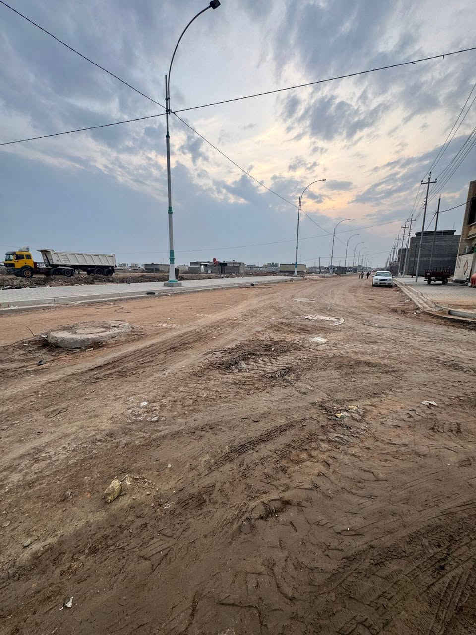 عرض مميز..
بيت ركن شارع 20 أمامه ساحة خدمات.. الشراكية الثالثة قرب حي الزهور.
مساحة 100 متر طابقين فول بناء سنة 2024
ثلاث غرف وصالتين ومطبخ وصحيات عدد 3 واحد خارجي وواحد طابق اول والثالث ارضي وبراني..
بسعر 80 مليون فقط كلي..
للاستفسار 
***********
***********
أو زيارة مكتب المشرف للعقارات الكائن في السماوة شارع الاسكان مقابيل صيدلية النورين رواد
