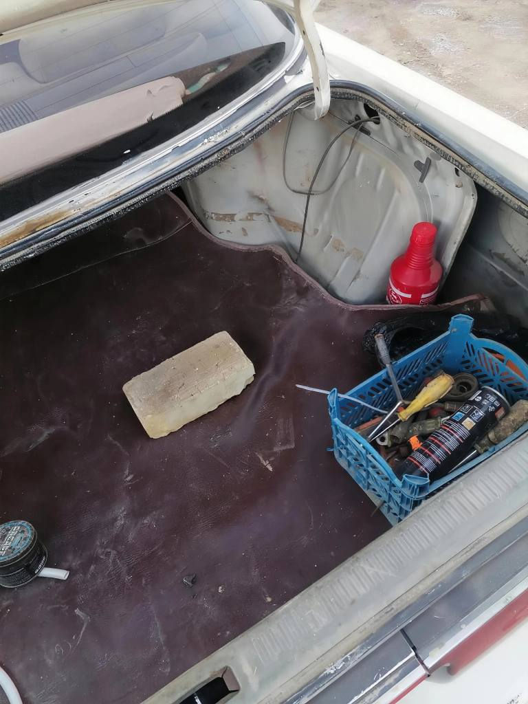 السلام عليكم مارك شطح موديل 93 سياره جاهزه مكفوله من الكص والعيب الشرعي مكينه ونجي تبريد شغال رقم مشروع وطني بسمي تحويل باي وقت سياره ما متعوبه تراي وين ما تريد اطلع بيها السعر 50 وبيها مجال رجائا  المو شراي لا يكسر بحلال العالم والرزق على رب العالمين مكاني ناصريه سيد دخيل اخوان  انا مكلف بالنشر  رقم صاحب السياره  *********** ناصرية, ذي قار
