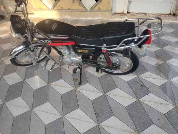 سلام عليكم دراجه تايكر موديل ٢٠ بدون اوراق كهربائيات كلهة شغاله محرك خير من الله الدراجه كله تعمير جديد اوياله وتايرات ثننهن جدد تانكي وصفاحيات وكشن جديد كله جديد السعر ٣٥٠ وبي مجال حك جيتك المكان الخالص قريه السنديه الرقم ***********
