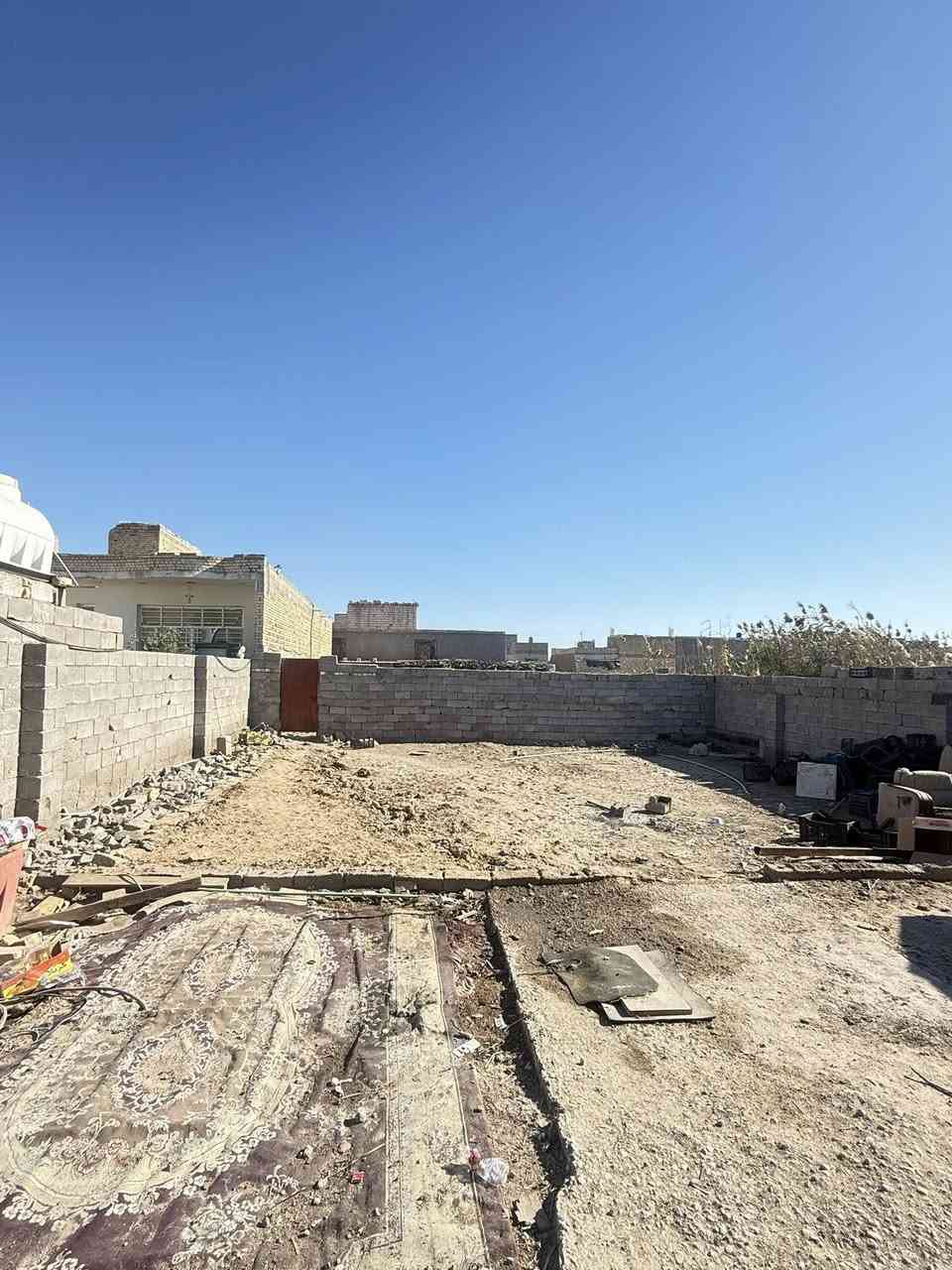 السلام عليكم اخوان بيت اللبيع بناء 200 متر الساحه أو الطارمه 13 مساحه القطعه 600 متر  الشراي يتصل ع هاذ  الأرقام ‭‭٠٧٧٣ ١٣٧ ٢٢٩٦$٠٧٨١ ٦٩٧ ٣٦٠٢‬  ا
